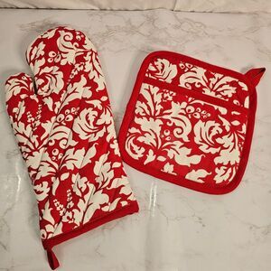 Your tablecloth Set of Oven Mitt and Pot Holder 100% Cotton Damask Red & White
